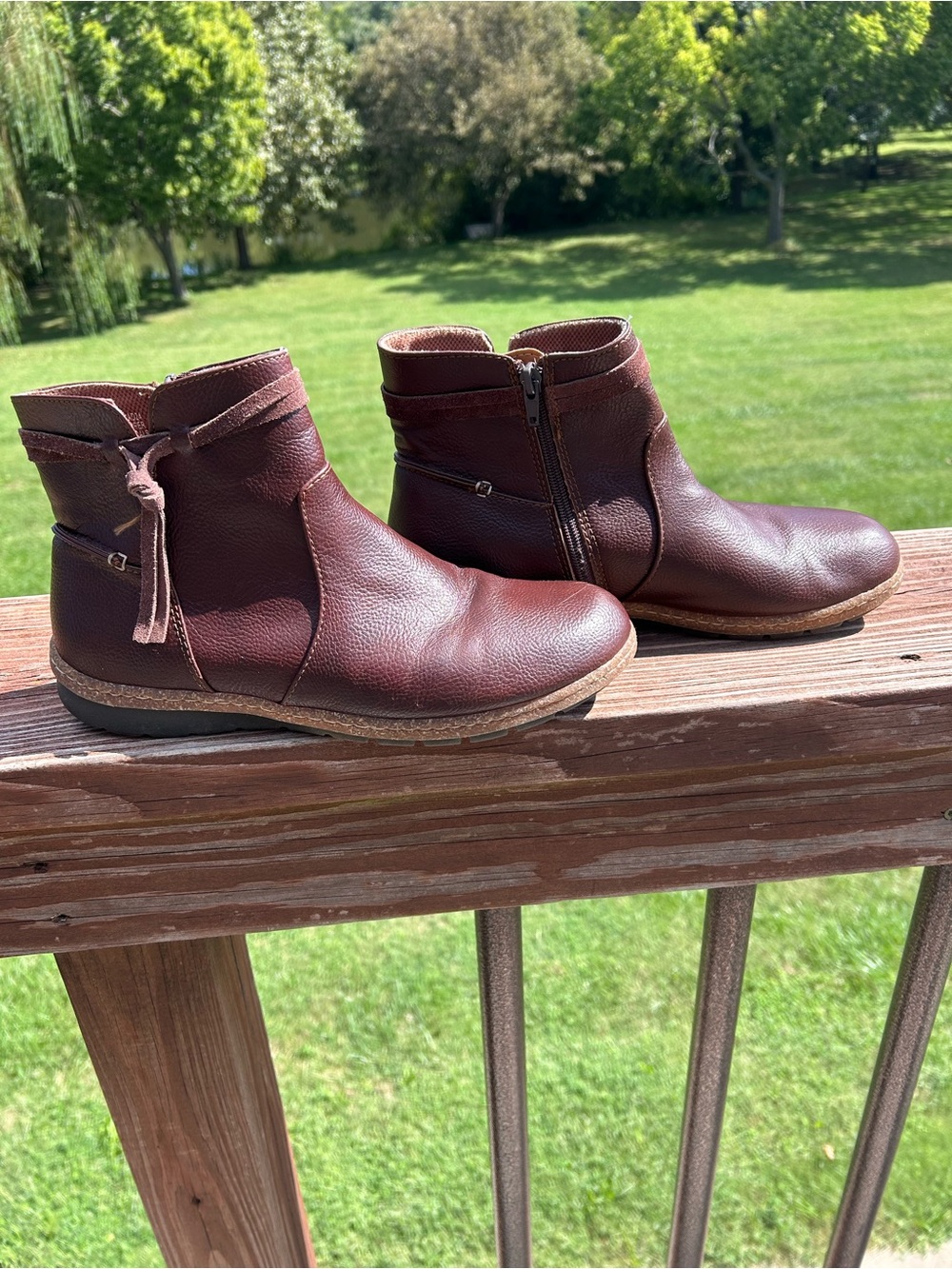 b.o.c. Women's Dark Brown Leather Ankle Booties with Side Zip & Tie - 9.5B